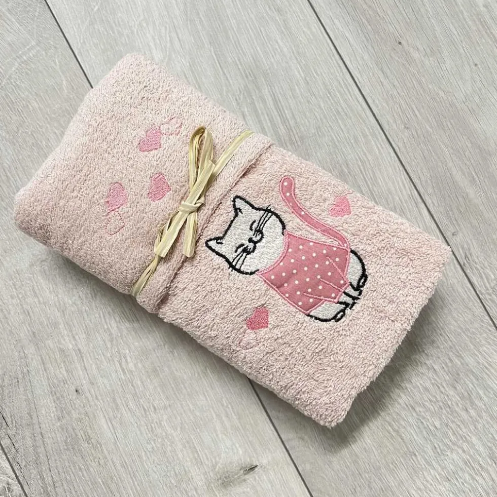 Coppia asciugamani Gattone rosa fondo rosa