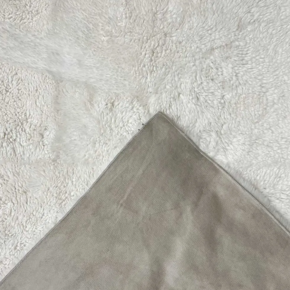 Tappeto pelliccia ecologica Caponord 140 x 180 Avorio